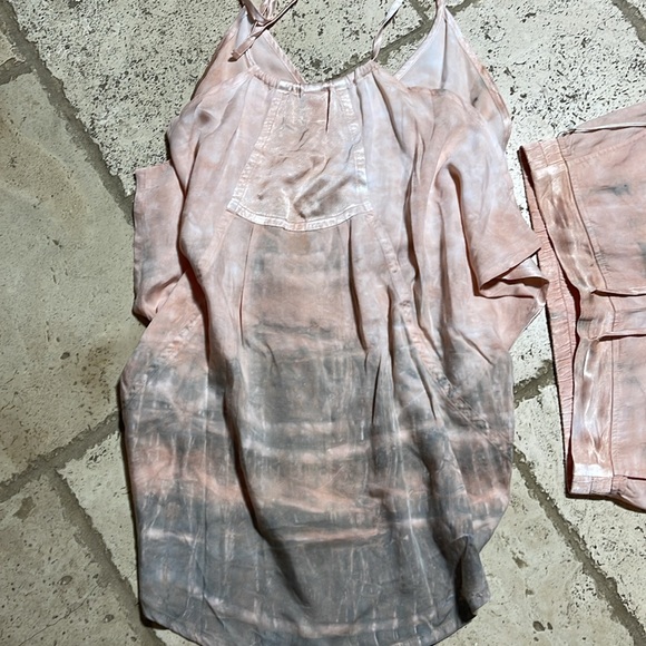 XCVI 100% tensel 2 piece set  GORGEOUS peekaboo shoulder see pic SIZE XS/S  NWT - Picture 2 of 13